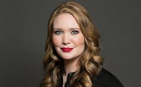Sarah J. Maas